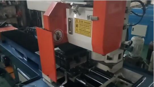 全自動(dòng)切管機(jī)(425CNC型)下料現(xiàn)場(chǎng)視頻