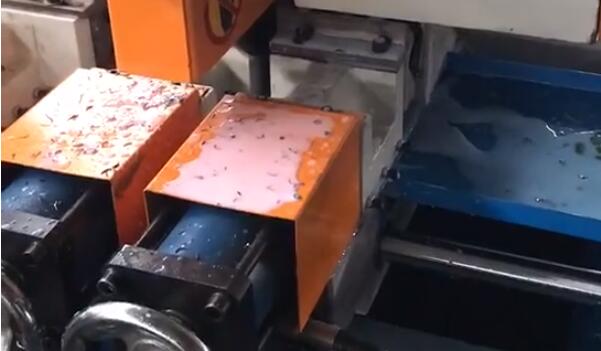 數(shù)控切管機(jī)(MC425)自動送料切大圓鋼現(xiàn)場視頻